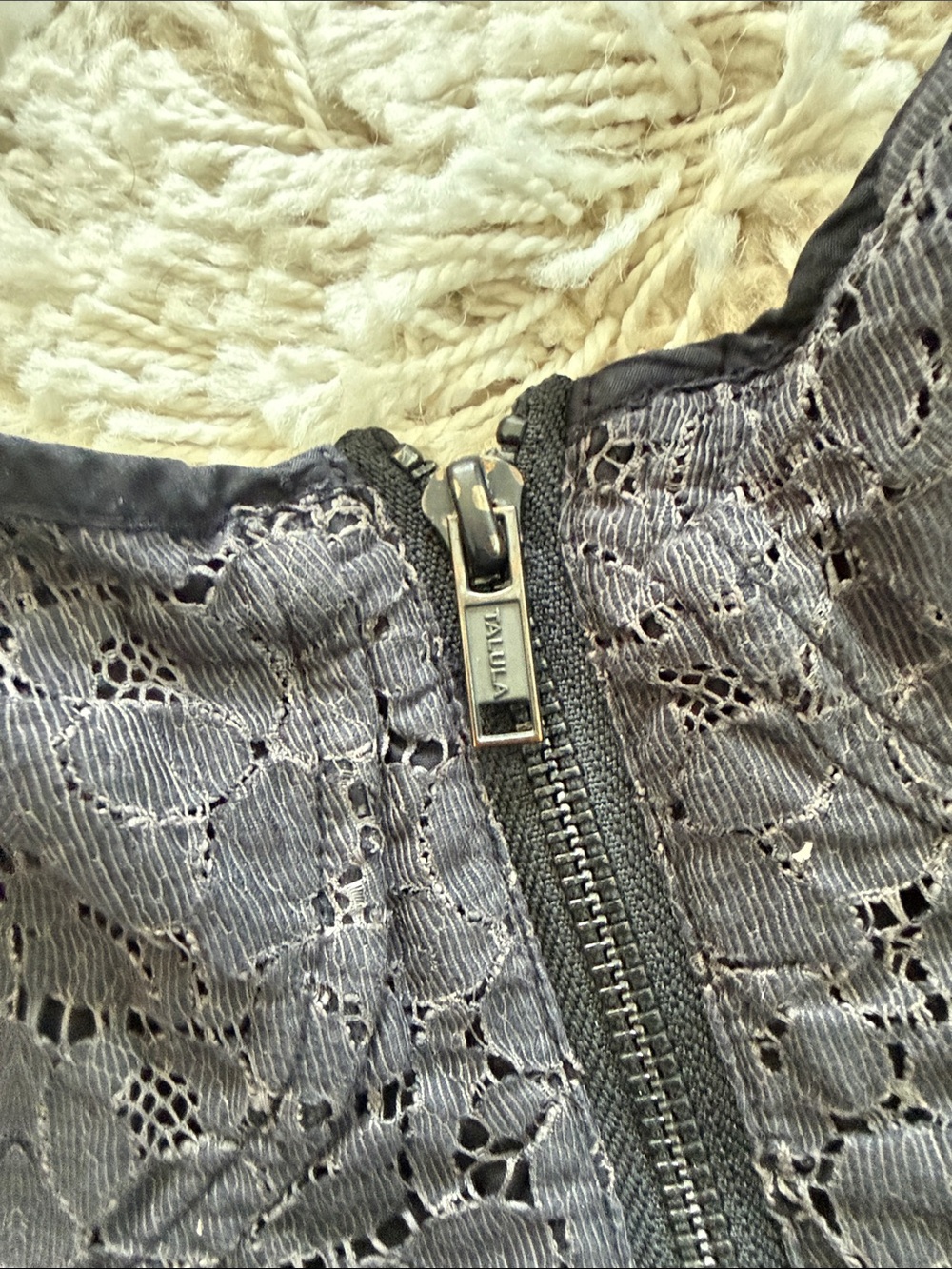 Aritzia Talula Gray Lace Zip-Front Bustier Crop Top - Picture 3 of 5